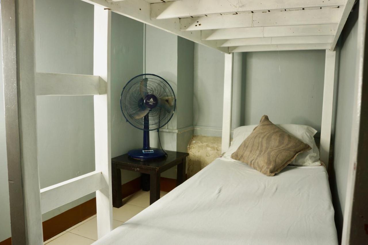Hostel E Transient Paranaque City Zewnętrze zdjęcie